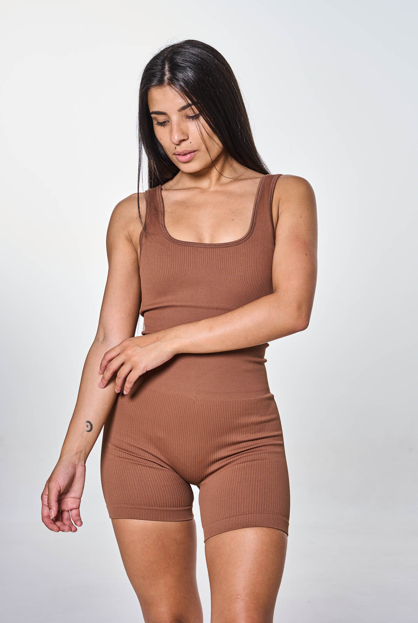 catsuit entero deportivo marron modelo henry